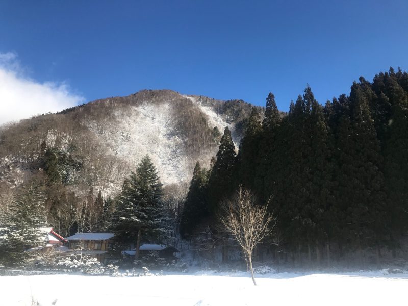 墨だけの雪景色を描くコツ – 大阪の水墨画・墨彩画教室なら、玉麗会